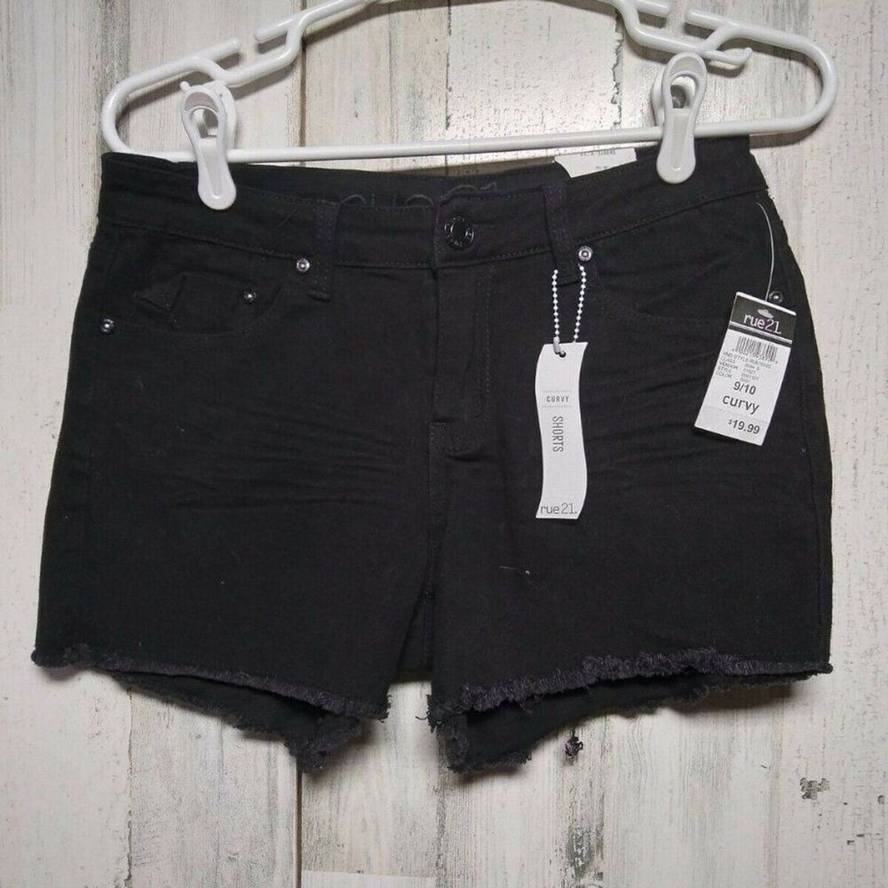 NWT Rue 21 Black Curvy Cutoff Shorts Size 9/10